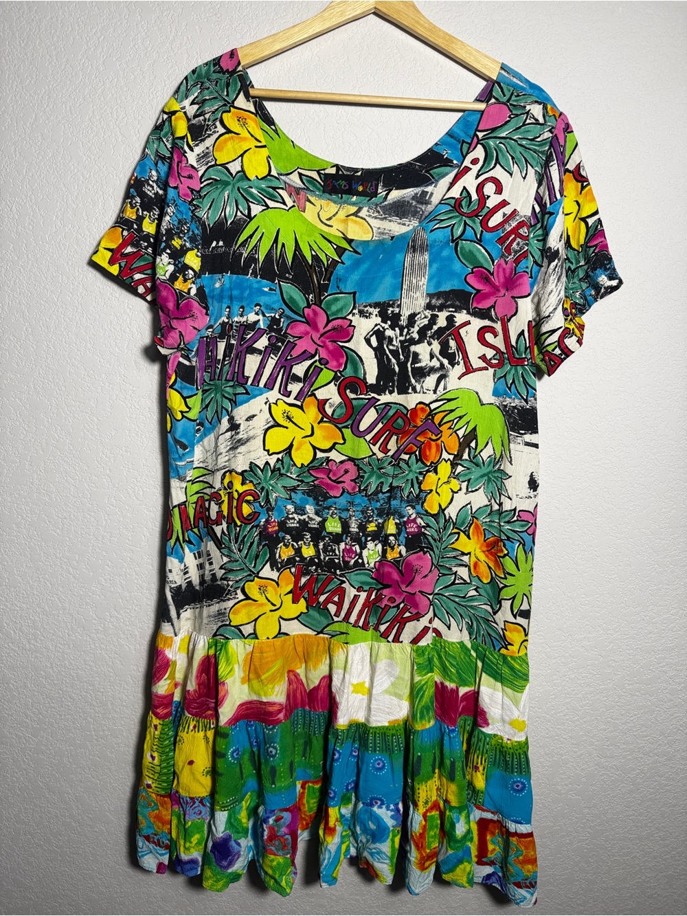 Jams World Hawaiian Surf Floral Collage Dress Ruffle Hem Vintage Style